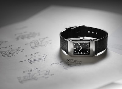 01.Birth-of-the-Dress-Watch image