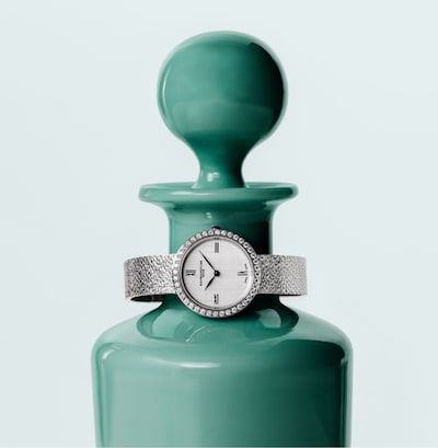 Baume & Mercier Joia collection. Tap to shop the collection image